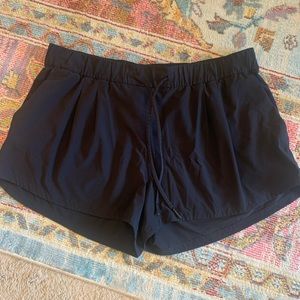 Lululemon Stroll at Sundown, black, size 12